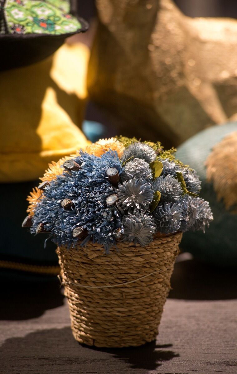 Koszyk ozdobny niebieskie kwiaty 15x15x17 cm