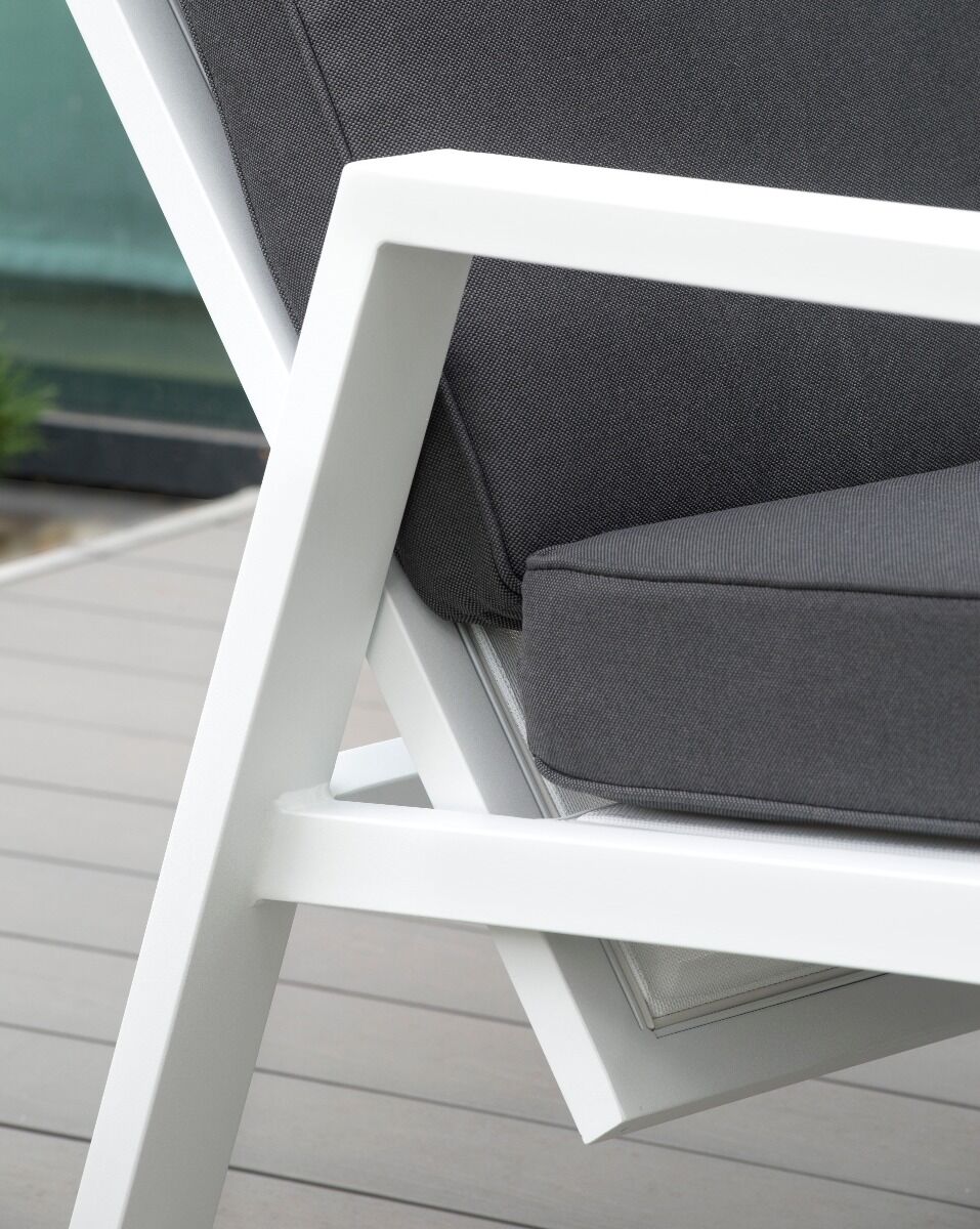 Fotel ogrodowy rozkładany z podnóżkiem Zoya 67x83x103 cm