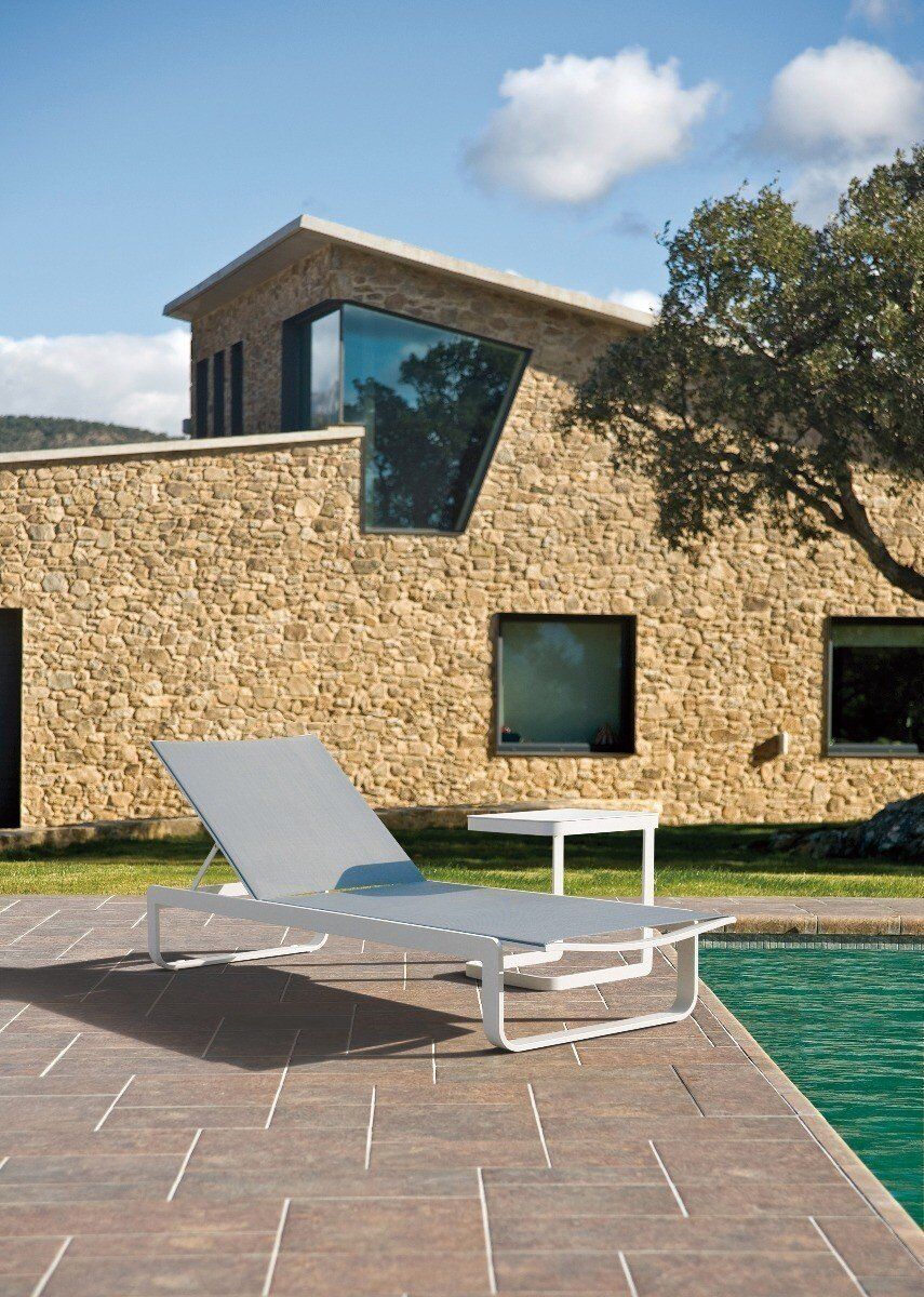 Leżak ogrodowy Ibiza biały 199x69x30cm Miloo Home