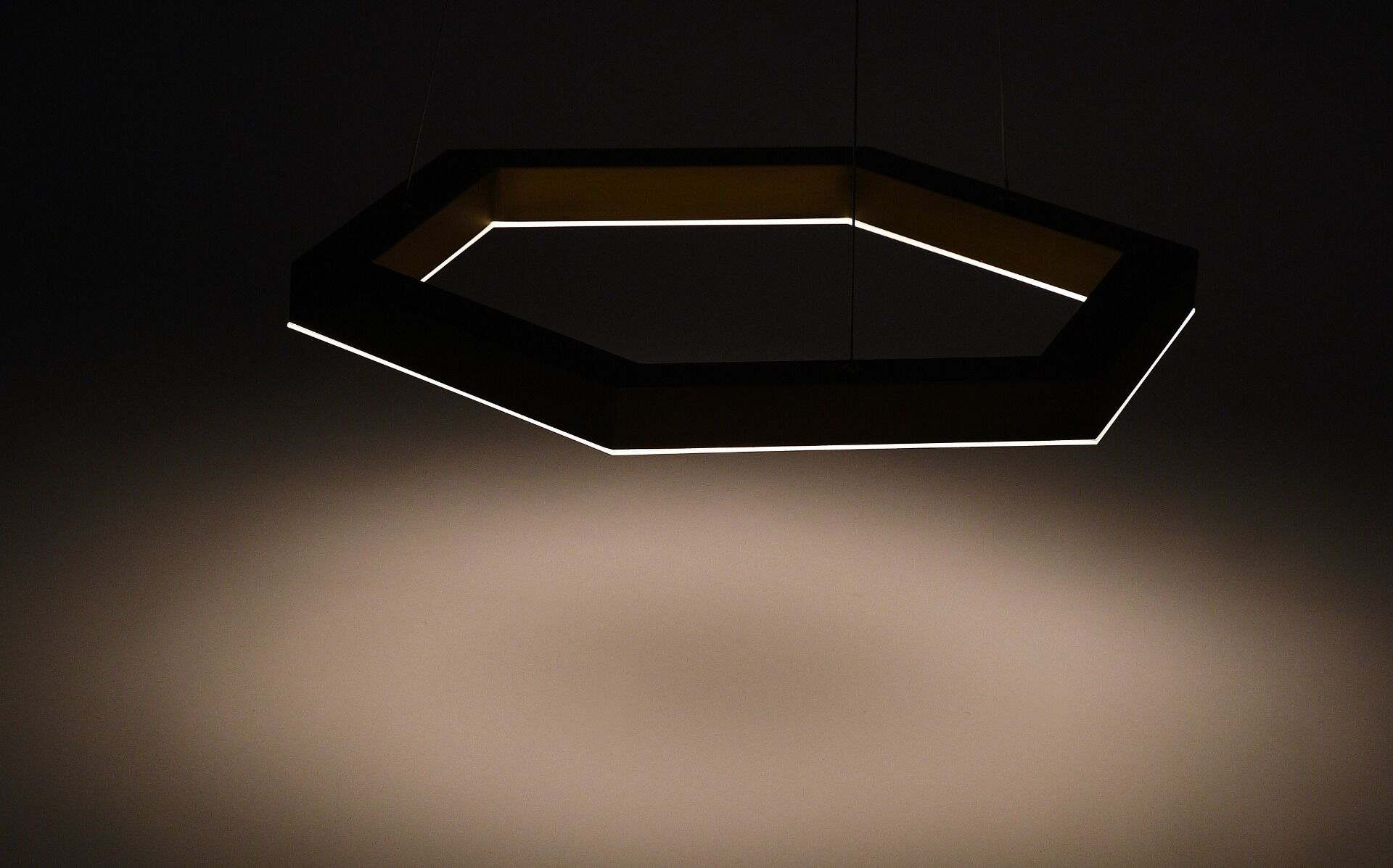 Lampa wisząca HEX LED L śr. 70 cm