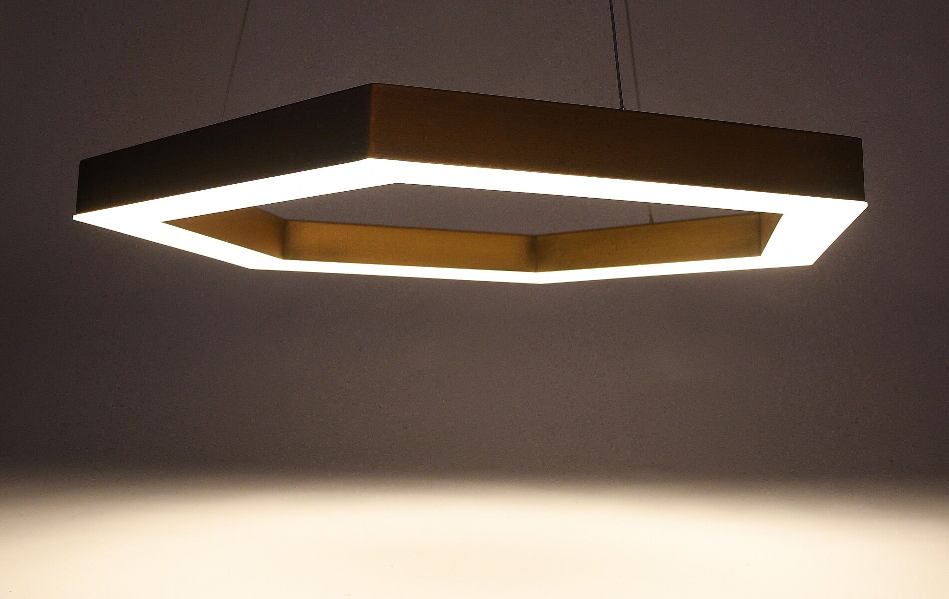 Lampa wisząca HEX LED L śr. 70 cm